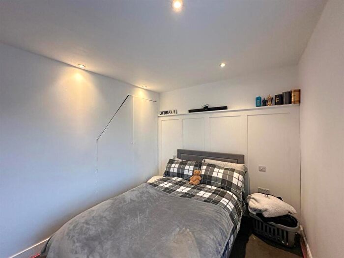 3 Bedroom Terraced House For Sale In Daisy Hill, Silsden, BD20