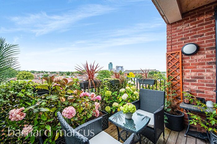 1 Bedroom Flat To Rent In Reynard Way, Brentford, TW8