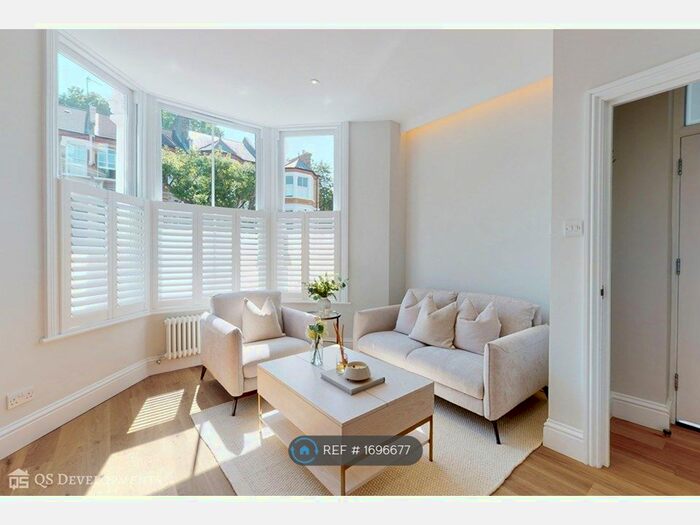 2 Bedroom Flat To Rent In New Cross, London, SE14