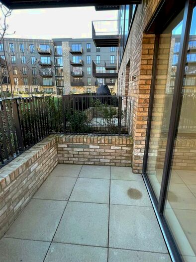 2 Bedroom Flat To Rent In Fellow House, Mill Hill, NW7