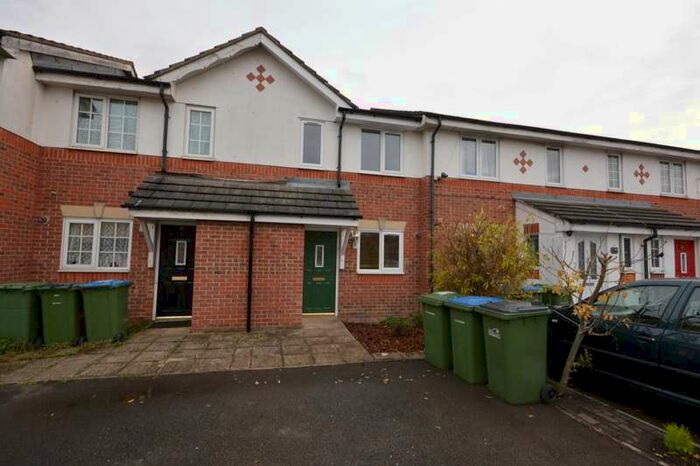 2 Bedroom Leisure Facility Commercial To Rent In Birchdene Drive, London, SE28