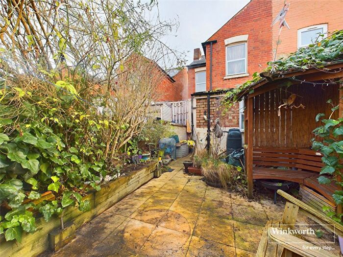 2 Bedroom End Of Terrace House For Sale In Belmont Road, Reading, United Kingdom, RG30