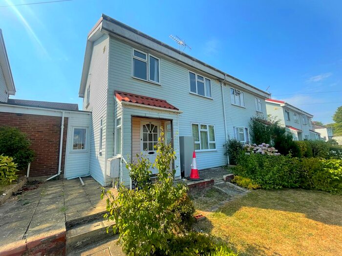 5 Bedroom Semi-Detached House To Rent In Minden Way, Winchester, SO22