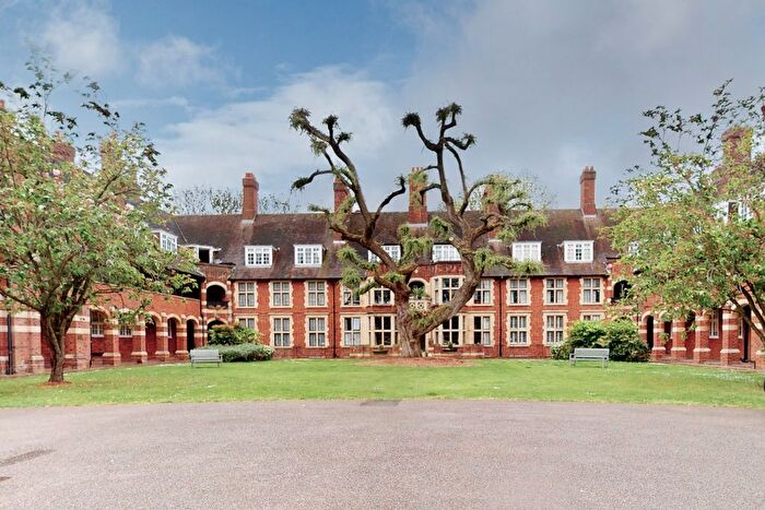 2 Bedroom Flat To Rent In Meadway Court, Meadway, Hampstead Garden Suburb, NW11