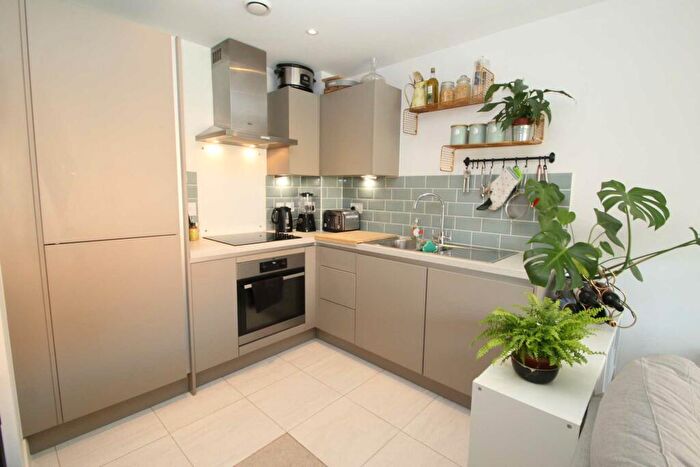 2 Bedroom Apartment To Rent In Kd Plaza, Cotterells, HP1