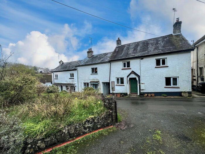 2 Bedroom Cottage For Sale In Christow, Devon, EX6