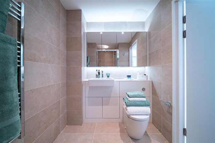 1 Bedroom Flat To Rent In Queen Street, Maidenhead, SL6