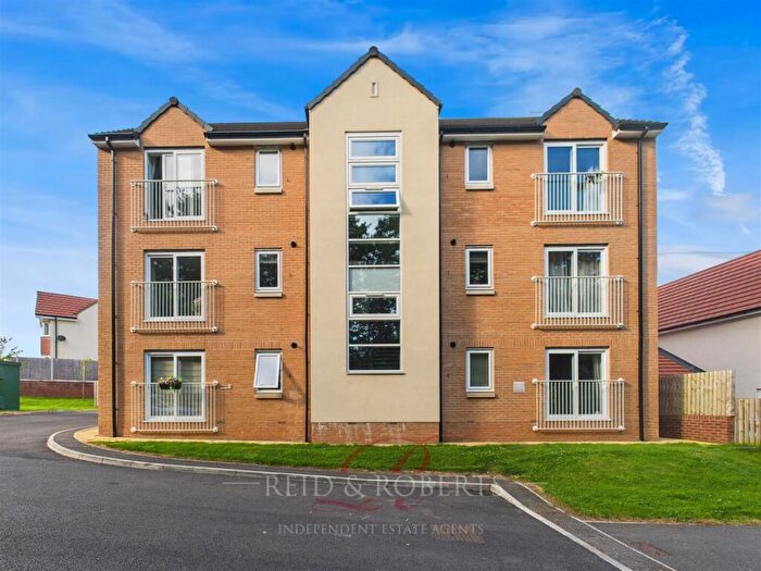 2 Bedroom Apartment For Sale In Ffordd Gwern, Mold, CH7
