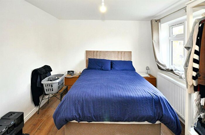 2 Bedroom Flat To Rent In Crown Way, Leamington Spa, CV32