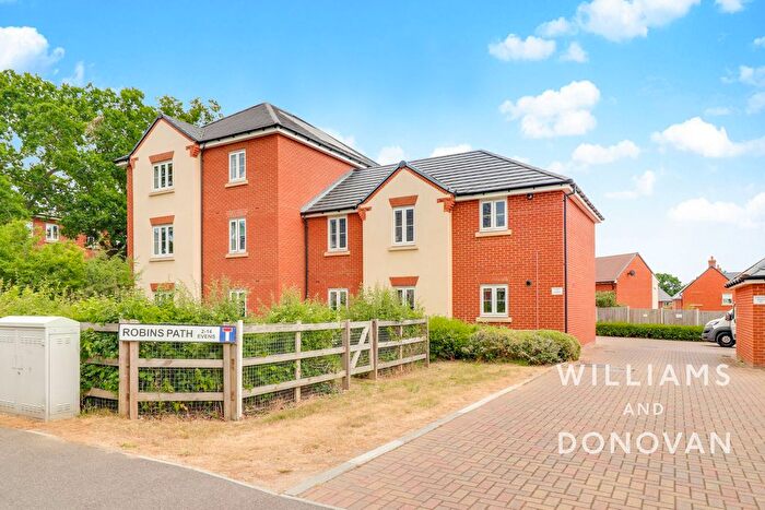 2 Bedroom Flat For Sale In Robins Path, Thundersley, SS7