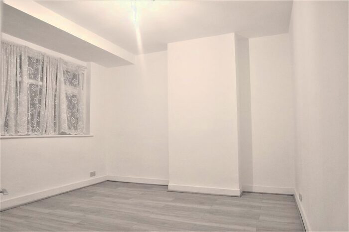 2 Bedroom Flat To Rent In Eastfields Road, Mitcham, CR4