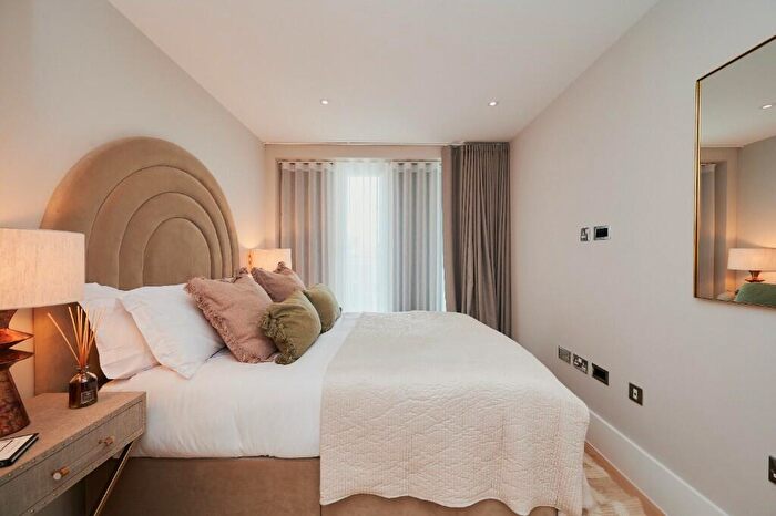 3 Bedroom Apartment To Rent In Flat, Baker, Baker Street, London, NW1