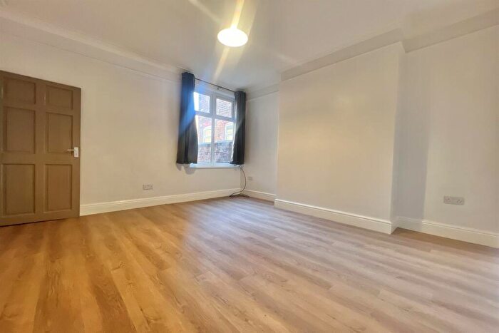 4 Bedroom Terraced House To Rent In Great Western Street, Manchester, M14