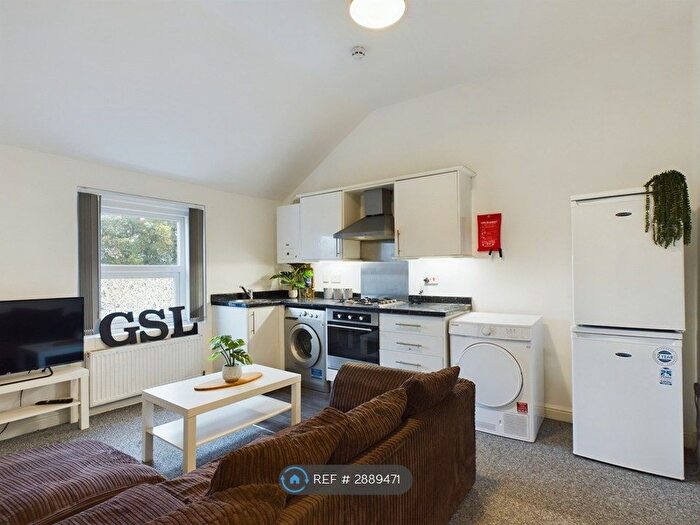2 Bedroom Flat To Rent In Weston Road, Gloucester, GL1