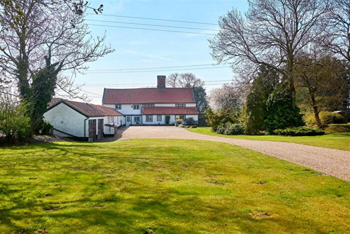 4 Bedroom Detached House For Sale In Brakefield Green, Yaxham, NR19