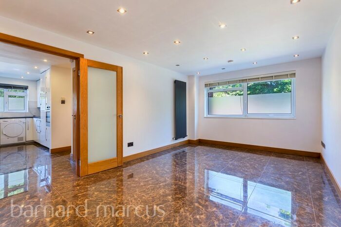 3 Bedroom Maisonette To Rent In Stanley Park Road, Wallington, SM6