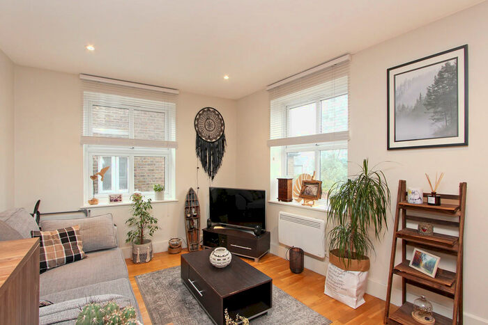 1 Bedroom Apartment To Rent In Upper Richmond Road West, London, SW14