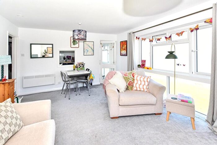 2 Bedroom Flat For Sale In Third Avenue, Cliftonville, CT9 - Photo 8
