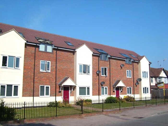 2 Bedroom Flat To Rent In Lemsford Road, Hatfield, AL10