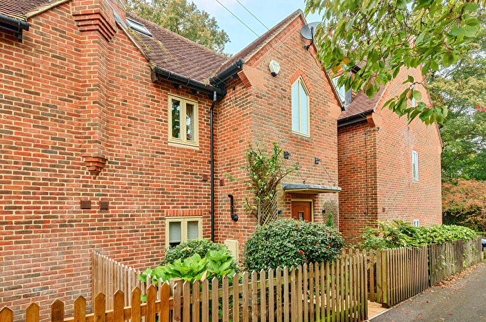 3 Bedroom Terraced House For Sale In Pathfields, Haslemere, Surrey, GU27