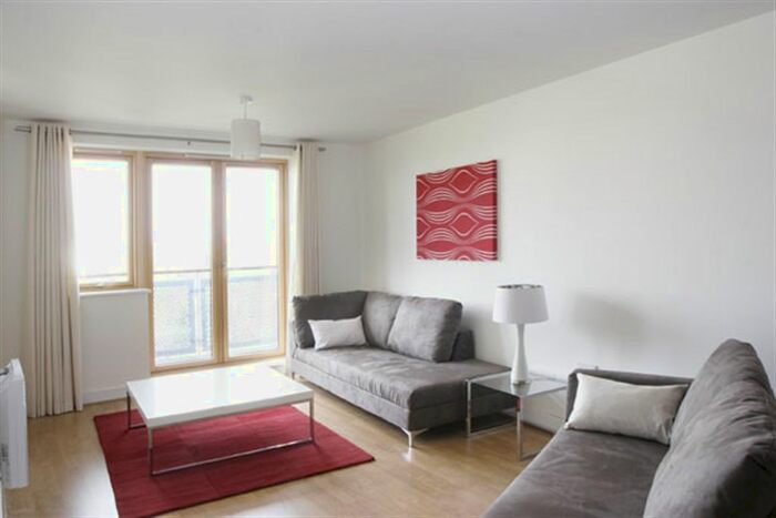 2 Bedroom Flat To Rent In Leamore Court, Bethnal Green, E2