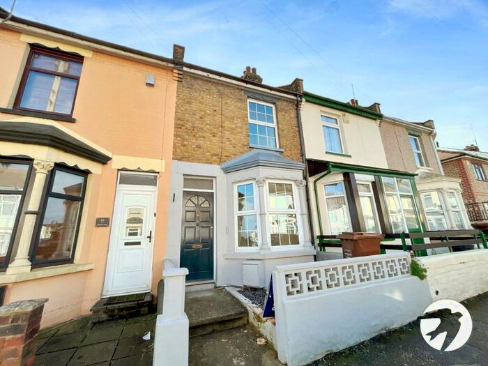 3 Bedroom Terraced House To Rent In Bingham Road, Rochester, Kent, ME2