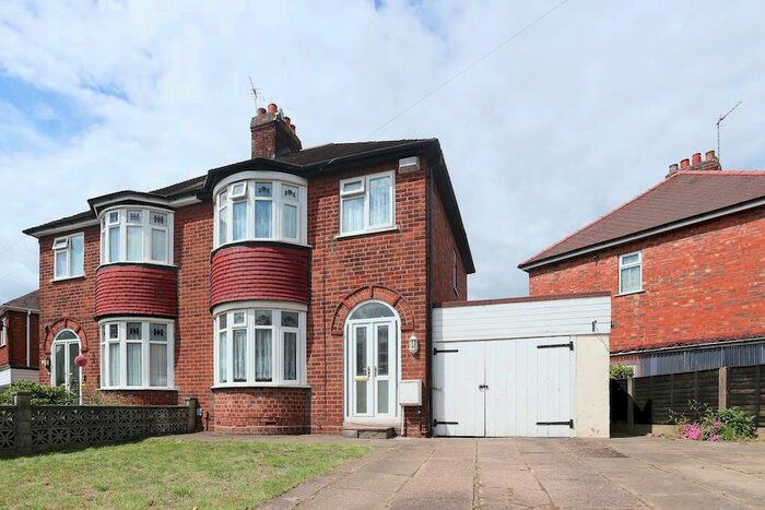3 Bedroom Semi-Detached House To Rent In Devon Road, Willenhall, West Midlands, WV13
