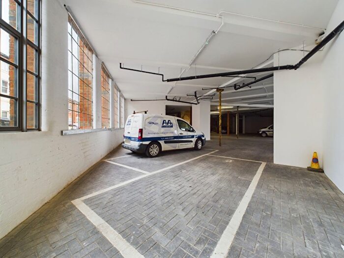 1 Bedroom Flat For Sale In Overstone Road, Northampton, NN1