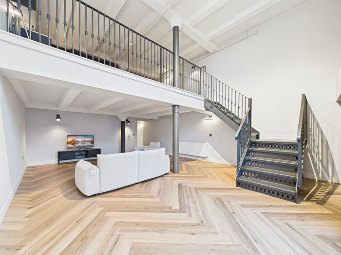 2 Bedroom Flat To Rent In Tobacco Warehouse, Liverpool, L3