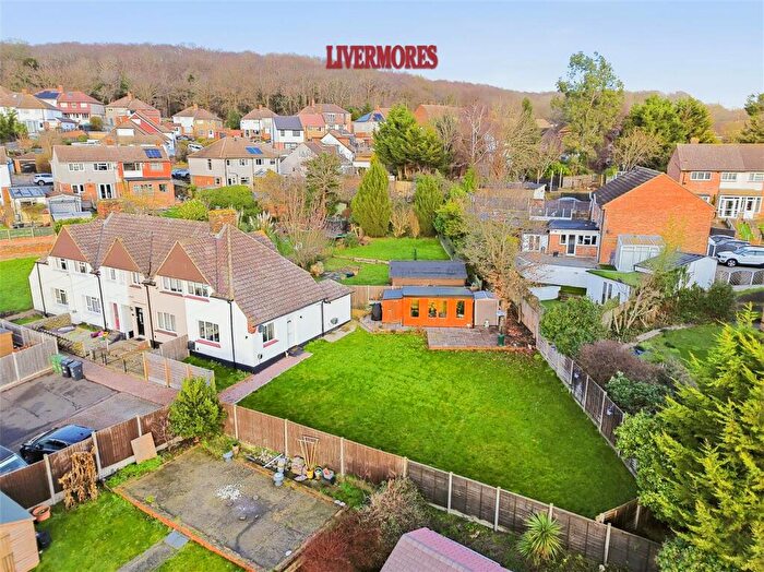 2 Bedroom End Of Terrace House For Sale In Hill Rise, Dartford, DA2