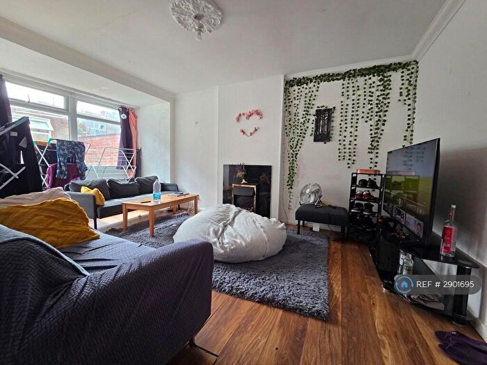 4 Bedroom Terraced House To Rent In Finwhale House, London, E14