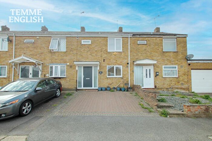 3 Bedroom Terraced House For Sale In Mistley Side, Basildon, SS16