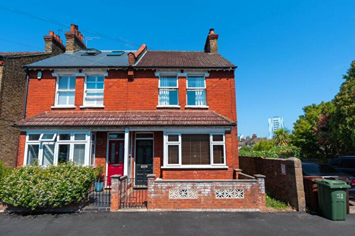 3 Bedroom Semi-Detached House For Sale In Clyde Road, Sutton, SM1