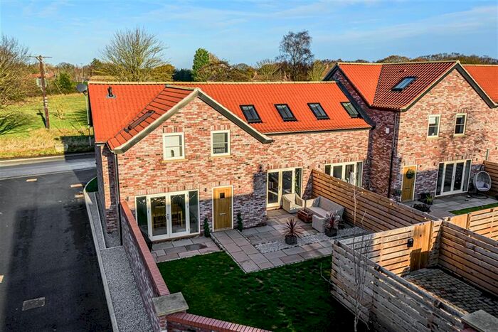 4 Bedroom End Of Terrace House For Sale In End Terrace Barn, Mulberry Vale, Skipwith, Selby YO8