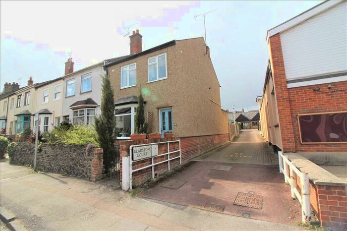 3 Bedroom Terraced House To Rent In Bed End Of Terrace - Old Moulsham, CM2