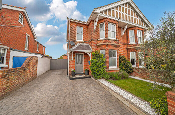 4 Bedroom Semi Detached House For Sale In Shrub End Road, Colchester, Essex, CO3