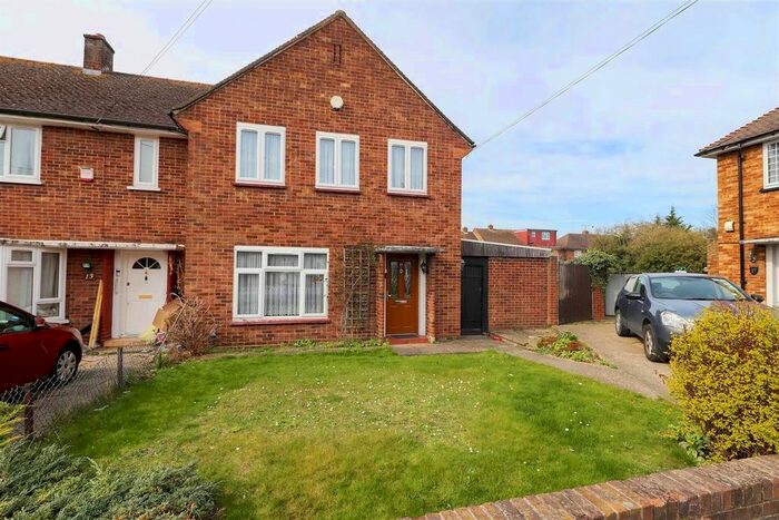 3 Bedroom Semi-Detached House To Rent In Nine Elms Close, Cowley, Uxbridge, UB8