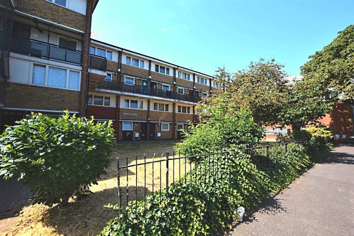 2 Bedroom Maisonette To Rent In Rolls Road, London, SE1