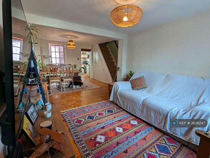 2 Bedroom Terraced House To Rent In Southover Street, Brighton, BN2