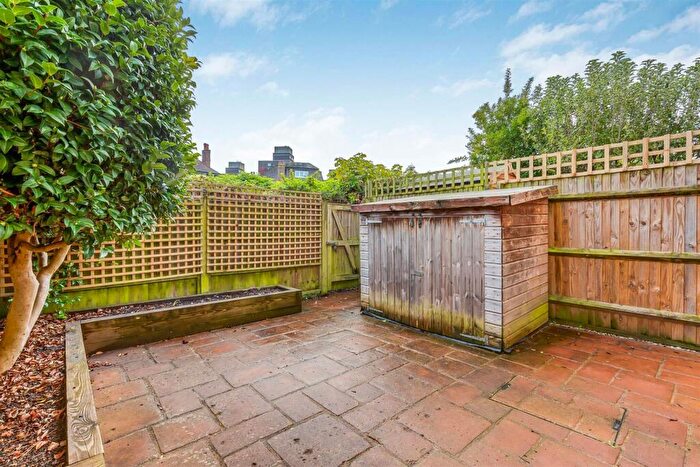 3 Bedroom Terraced House For Sale In Treen Avenue, Barnes, London, SW13