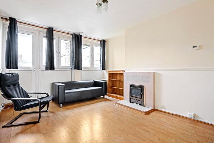 3 Bedroom Apartment To Rent In Bracer House, Whitmore Estate, Hoxton, London, N1