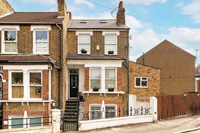 2 Bedroom Flat For Sale In Victoria Way, Charlton, SE7