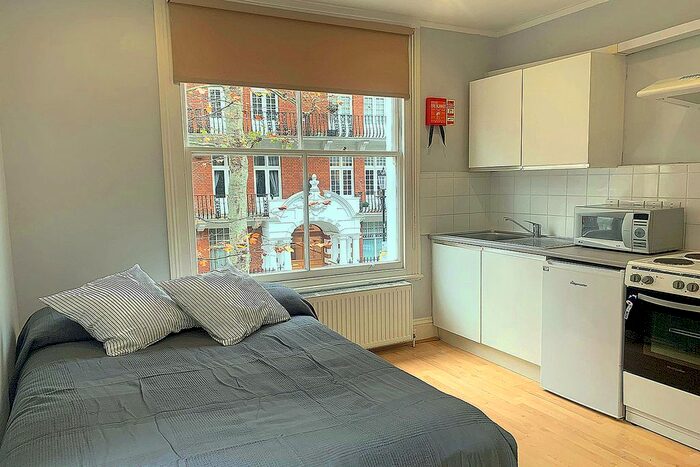 Studio To Rent In Cheniston Gardens, Kensington, London, W8