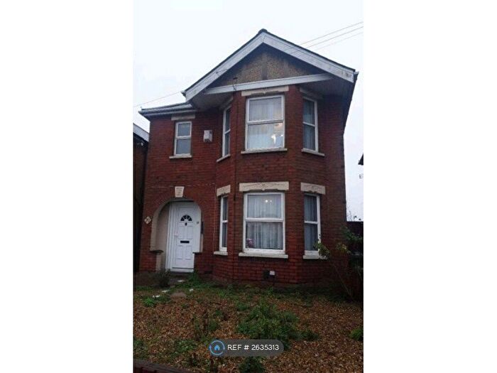 3 Bedroom Detached House To Rent In Langhorn Road, Southampton, SO16
