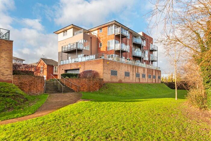 2 Bedroom Apartment For Sale In Andrews Close, Warwick, CV34
