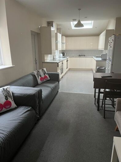 7 Bedroom House To Rent In Ashfield *, Liverpool, L15