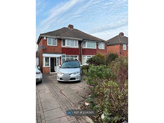 3 Bedroom Semi-Detached House To Rent In Cooks Lane, Birmingham, B37
