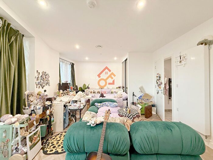 1 Bedroom Studio To Rent In Skyline Apartment, Makers Yard, London, E3