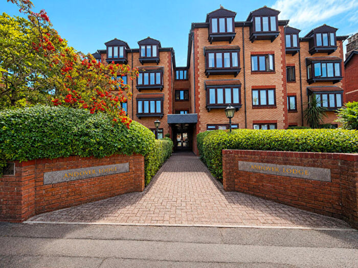 1 Bedroom Apartment For Sale In Parkstone Road, Poole, BH15