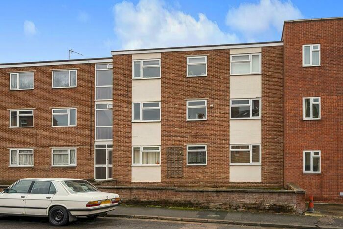 1 Bedroom Apartment To Rent In Banbury, Oxfordshire, OX16